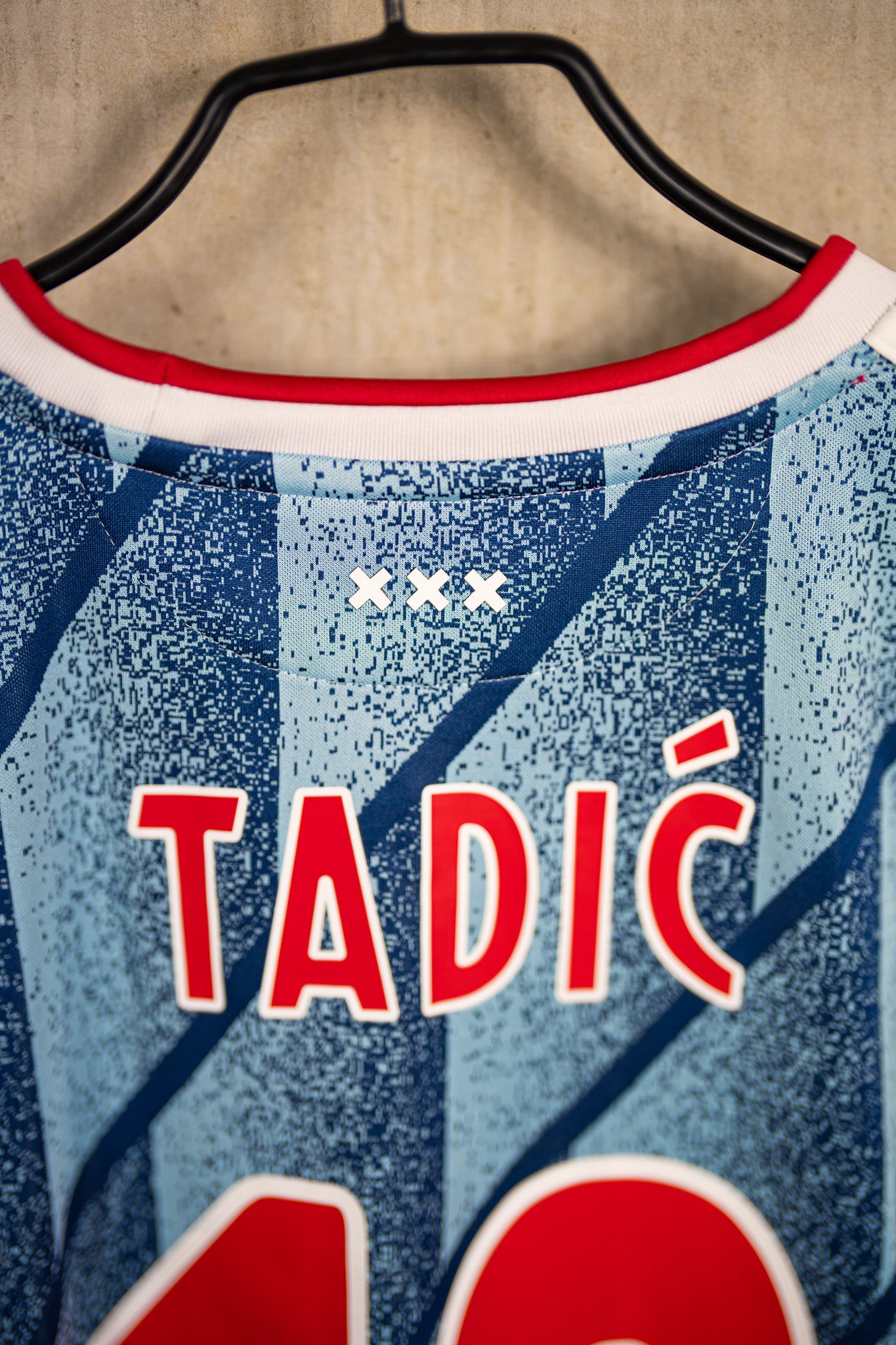 Ajax away Tadic #10